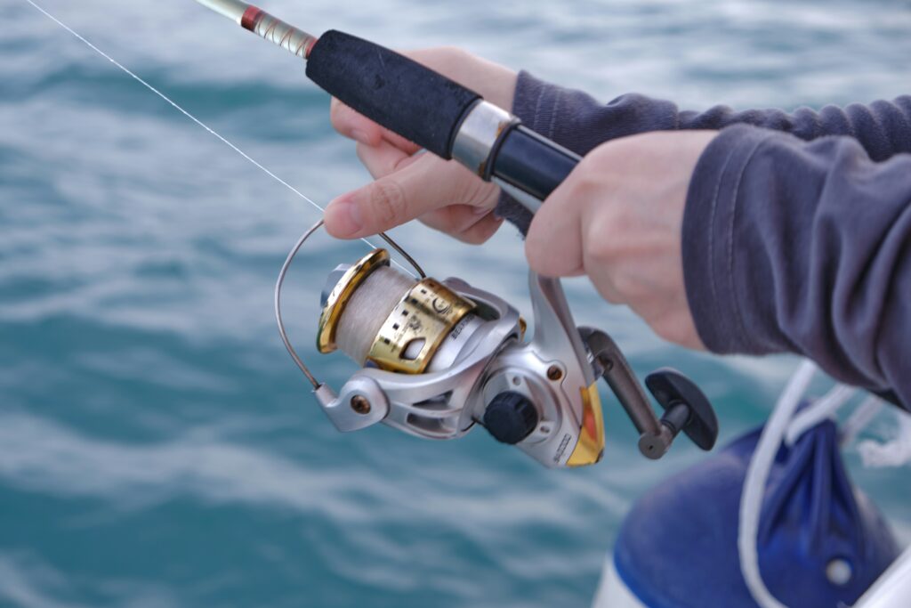 molinete para pesca em rio